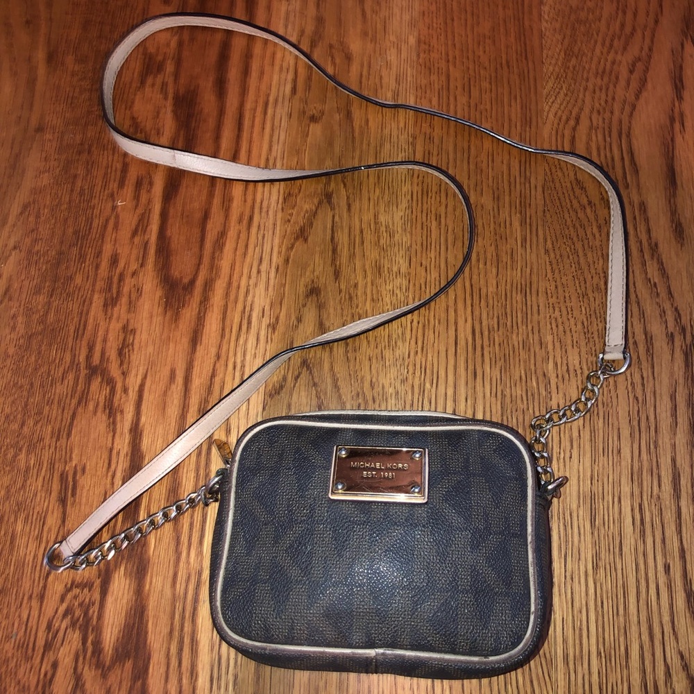 Michael Kors Classic Crossbody